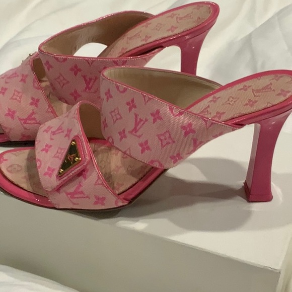 Authentic Louis Vuitton hot pink sandals - Picture 2 of 5